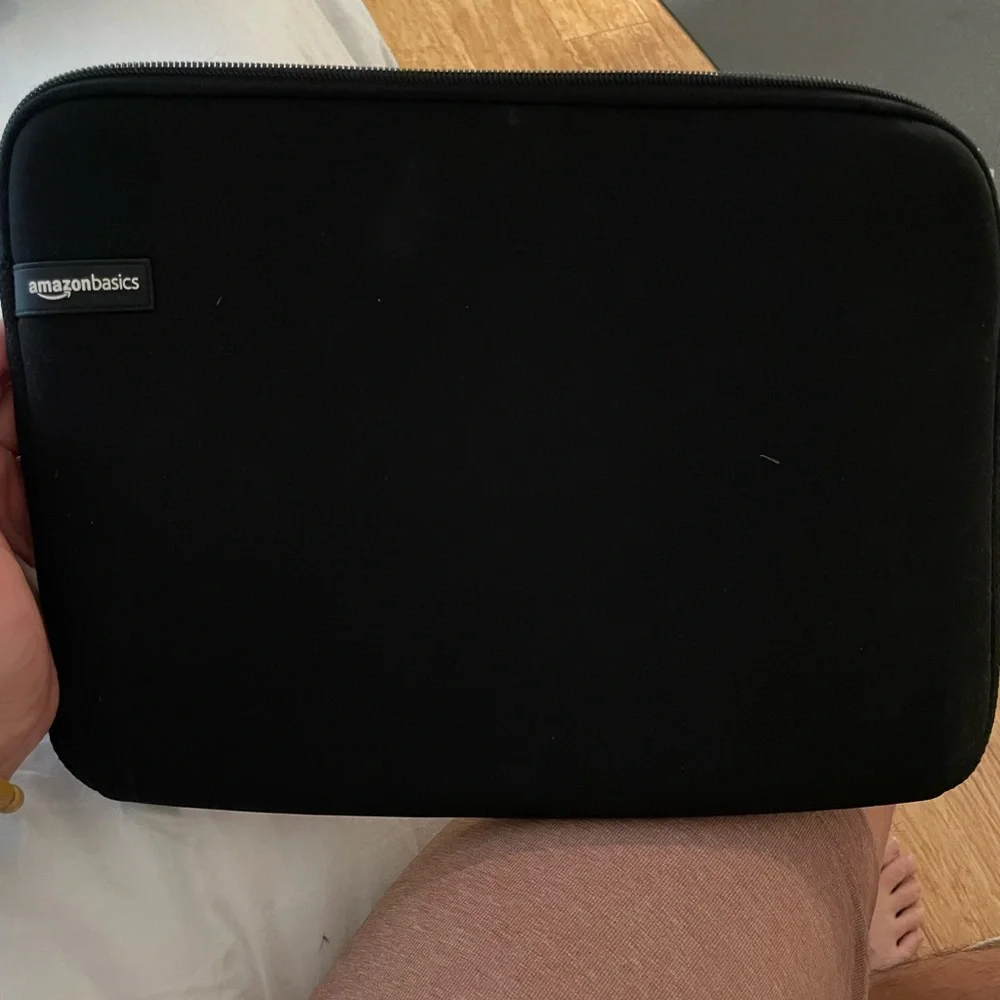 Like new laptop sleeve